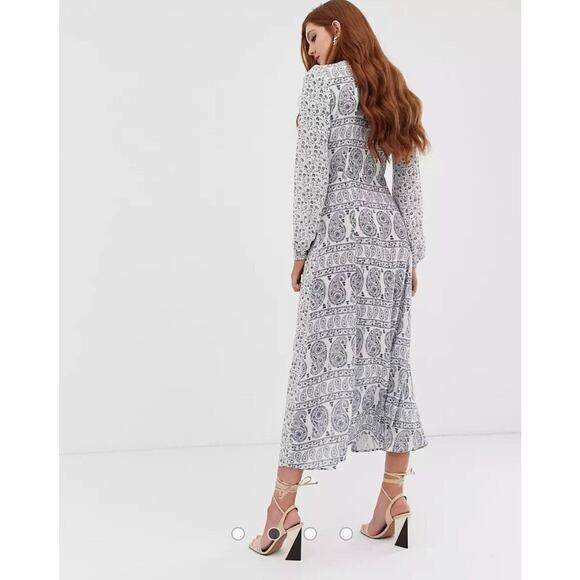 Stradivarius Off White & Blue Floral Paisley Print Long Sleeve V-Neck Maxi Dress - Picture 3 of 16